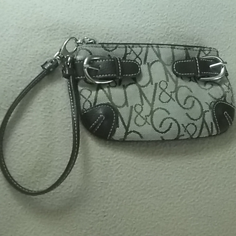 Purse used in good condition